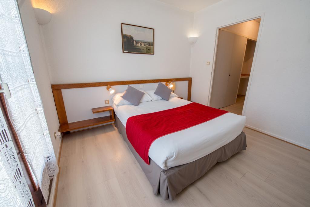 Logis Hotels - Hotel Et Restaurant Les Cordeliers Casteljaloux Room photo